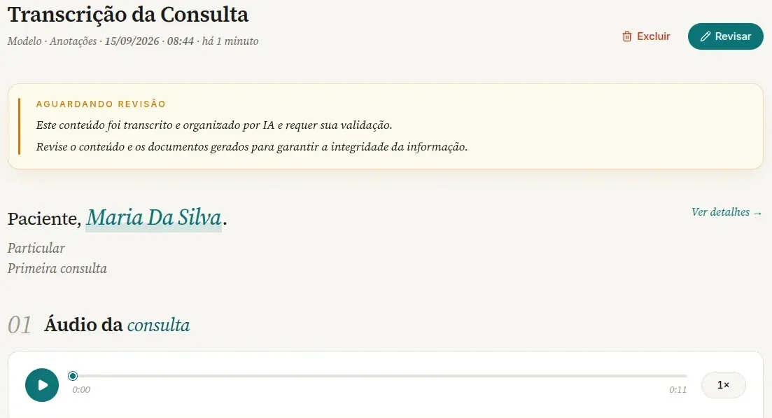 Página da consulta no computador com o cartão Aguardando revisão, o botão Revisar e o áudio da consulta