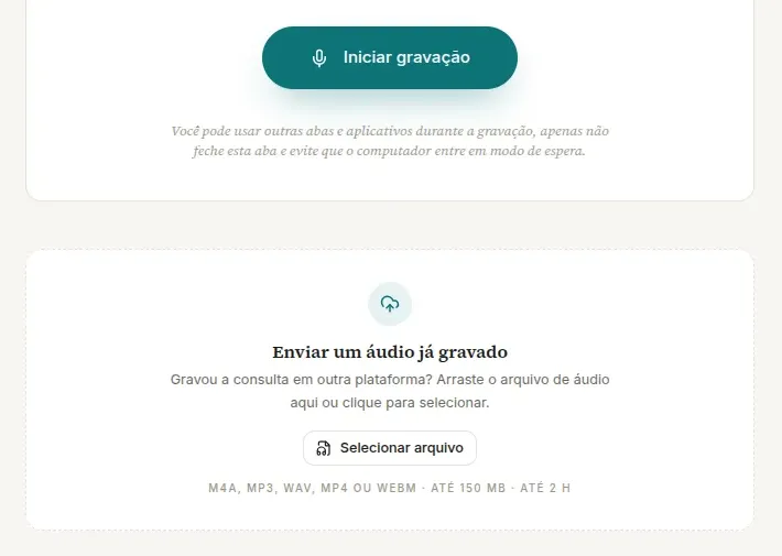 Parte de baixo do cartão de gravação e, logo abaixo, a área Enviar um áudio já gravado, com o botão Selecionar arquivo e a linha de formatos e limites